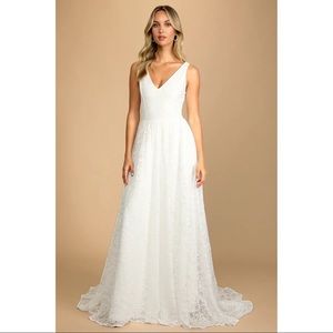 NWT Lulus Made a Promise White Lace V-Neck Sleeveless Maxi Dress
